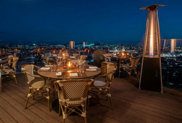 17º Restaurant & Bar, a restaurant in Porto, Portugal