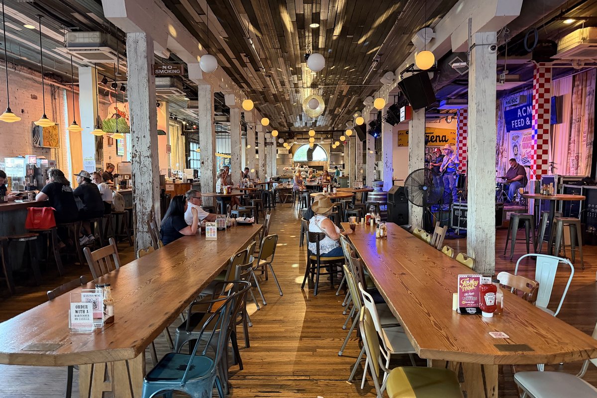 Acme Feed & Seed, a bar in Nashville, USA — photo 4