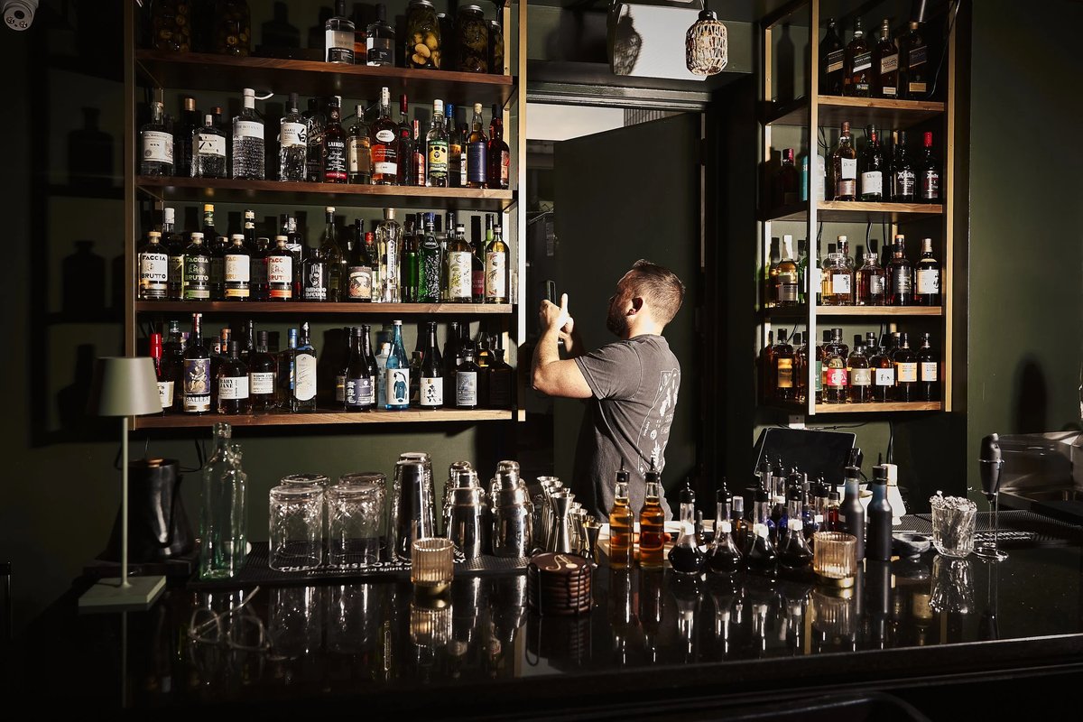 Almanac, a bar in Philadelphia, USA — photo 1