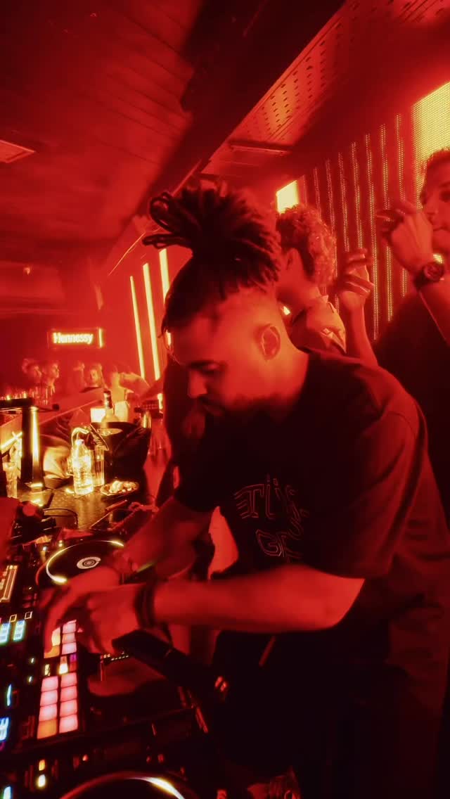 Video 6 from Apollo Club
