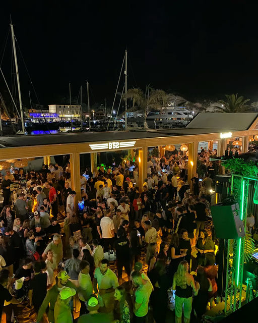 B52 Rooftop Lounge, a restaurant in Corsica, France