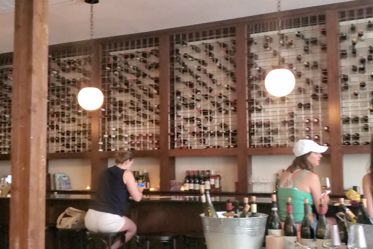 Bar à Vins, a bar in Charlotte, USA — photo 3