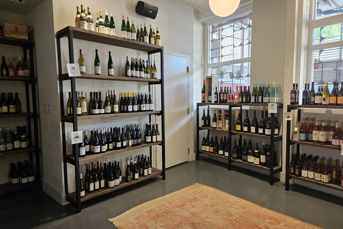 Bar à Vins, a bar in Charlotte, USA — photo 4
