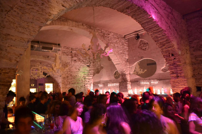 Baru, a night club in Ios, Greece