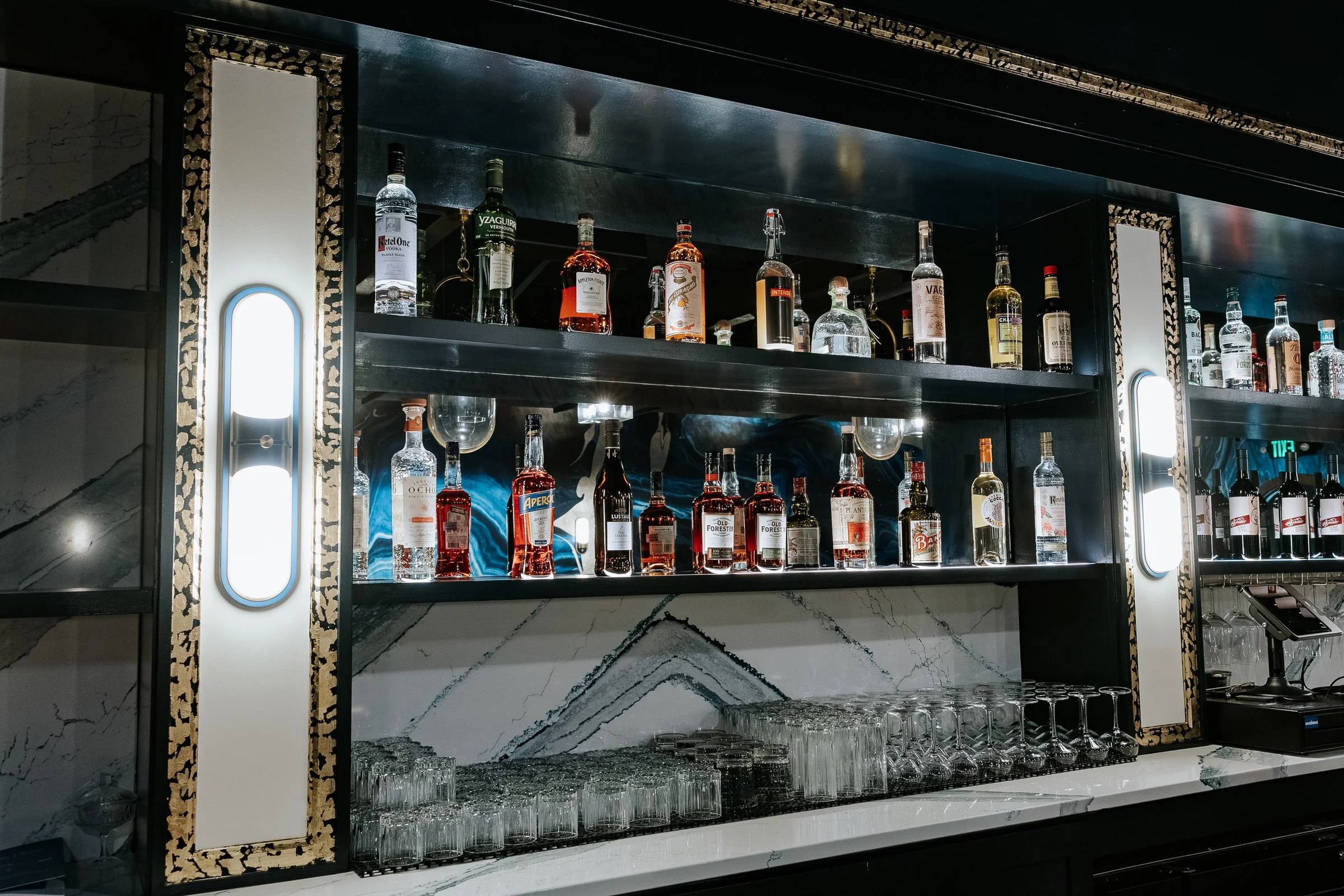 Blue Door, a bar in Charlotte, USA — photo 4