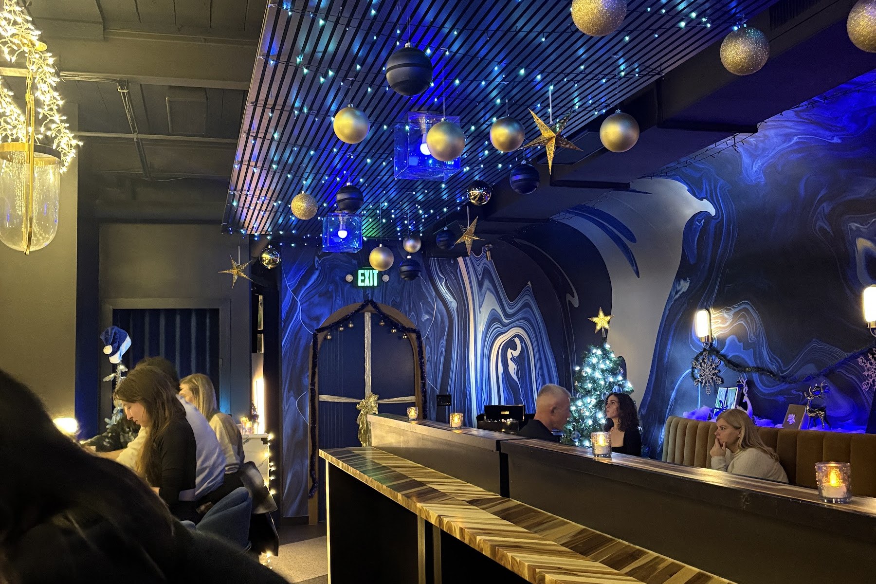 Blue Door, a bar in Charlotte, USA — photo 2