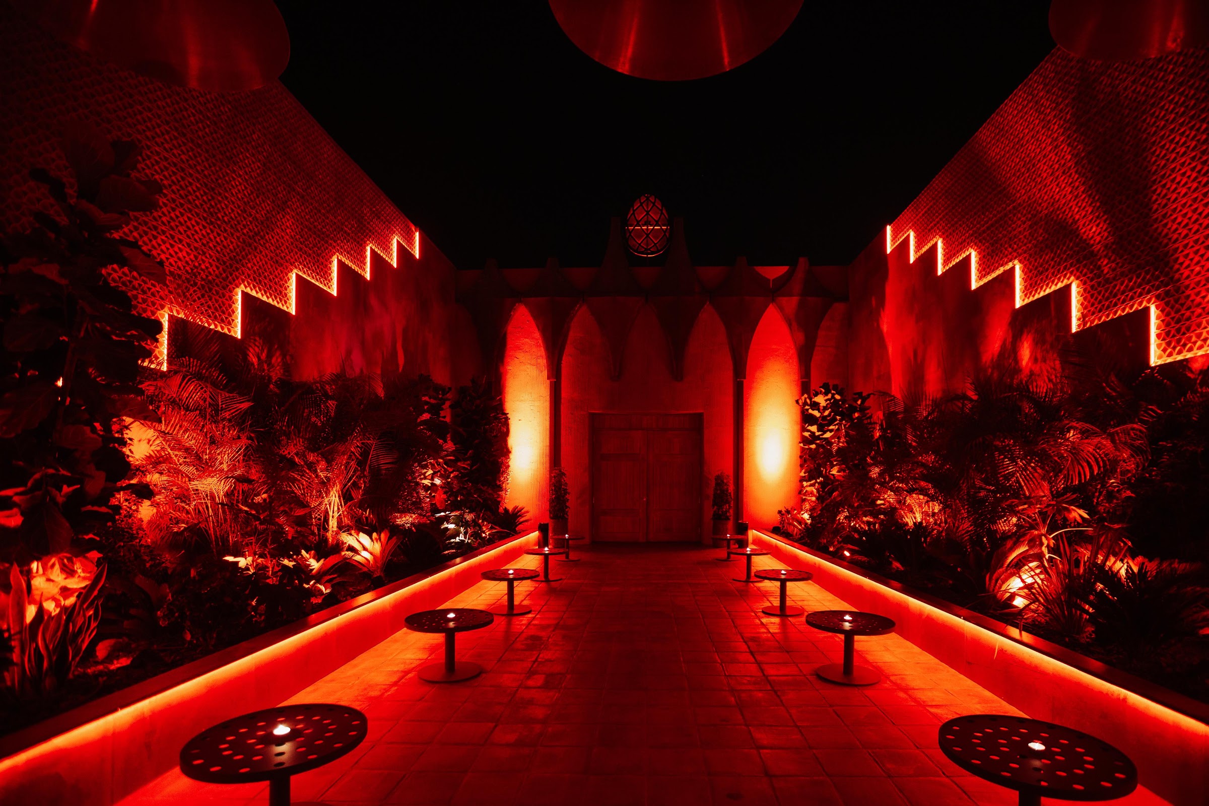 Bonbonniere, a night club in Marbella, Spain — photo 2