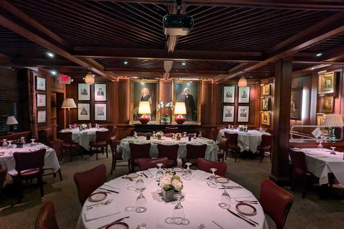 Bones, a restaurant in Atlanta, USA — photo 1