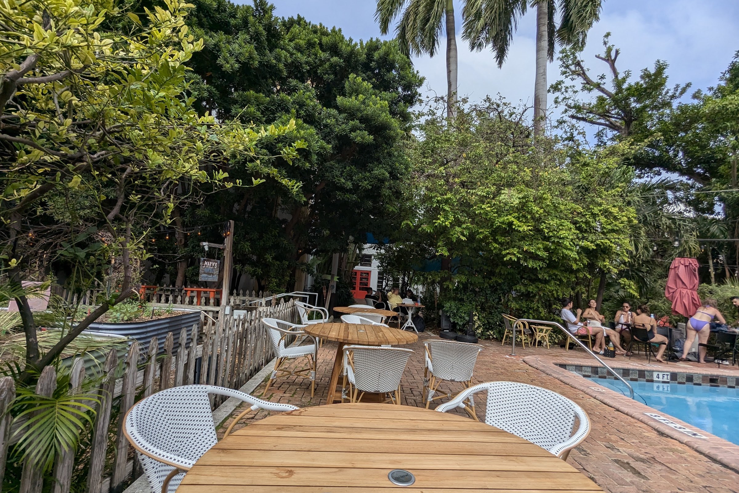 Broken Shaker, a bar in Miami, USA — photo 5