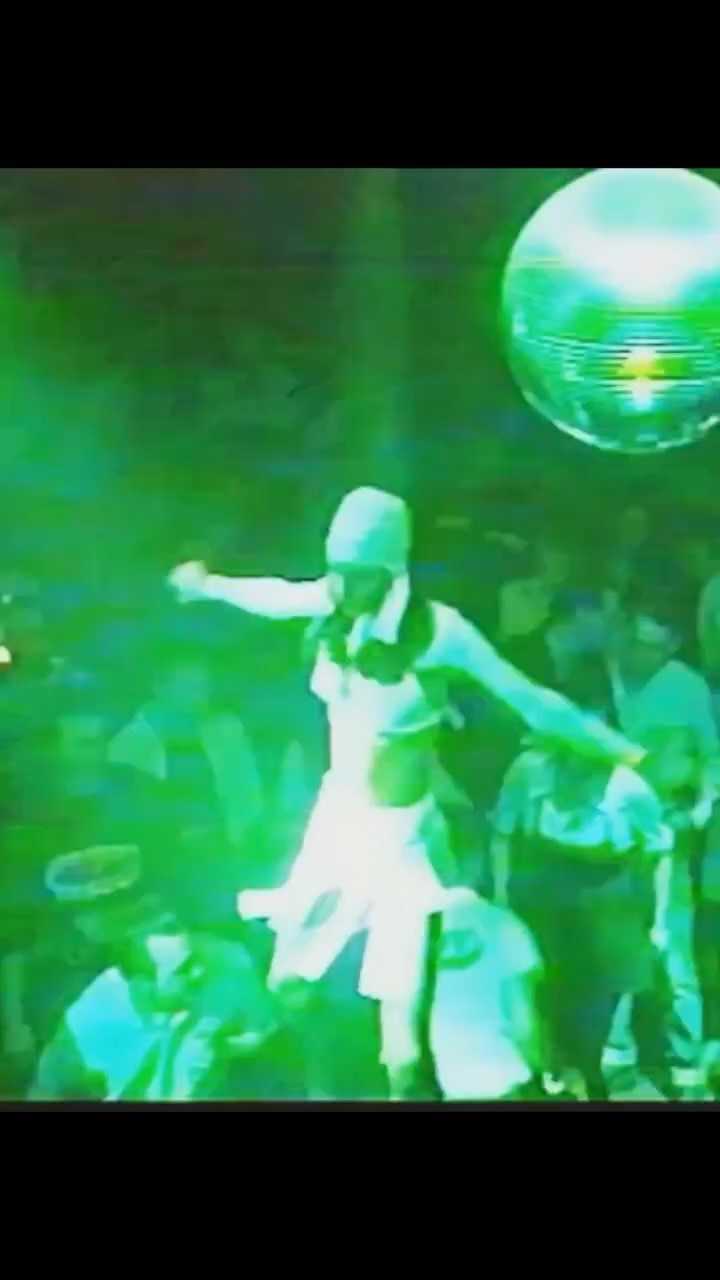 Video 2 from Café d'Anvers