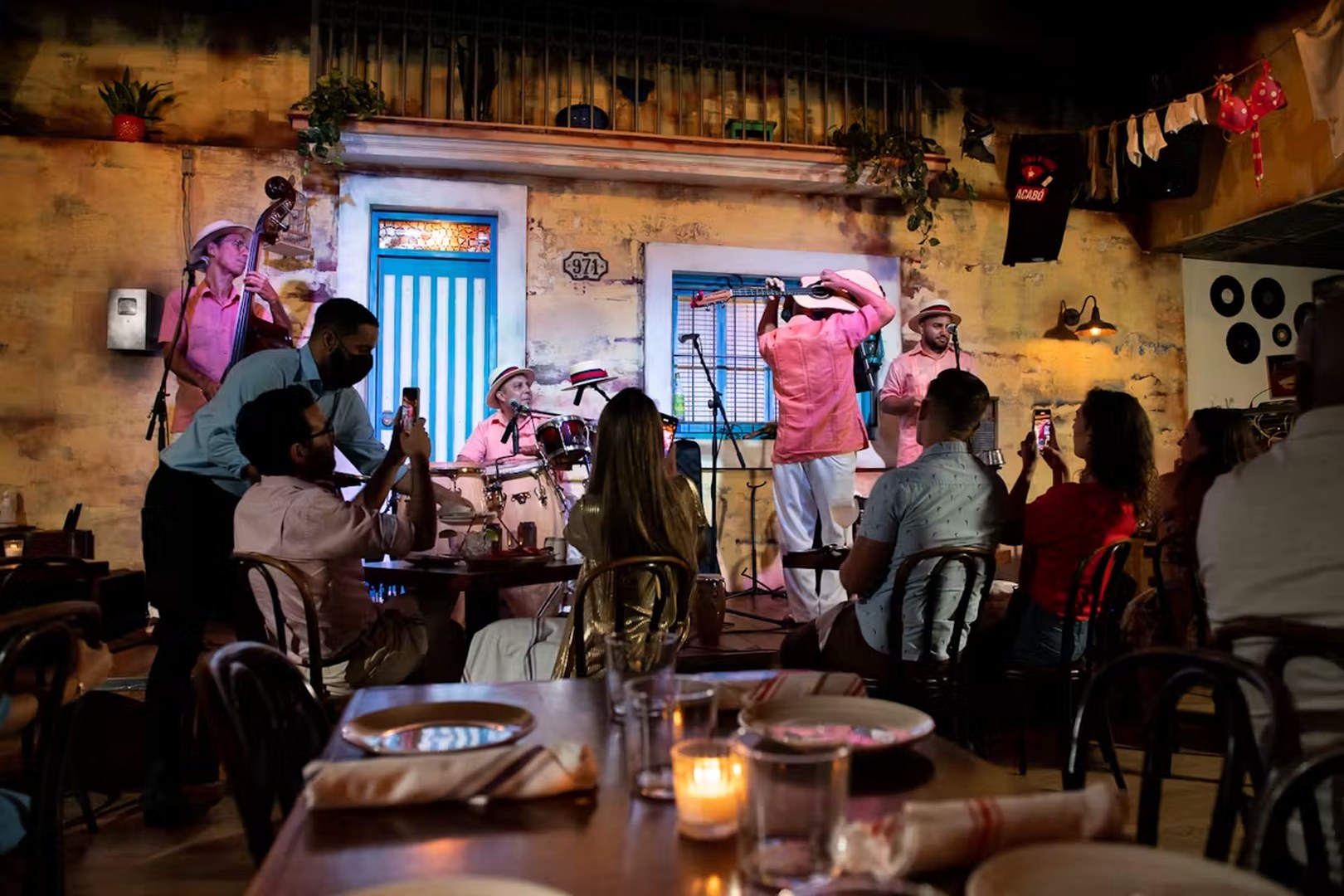 Café La Trova, a bar in Miami, USA — photo 2