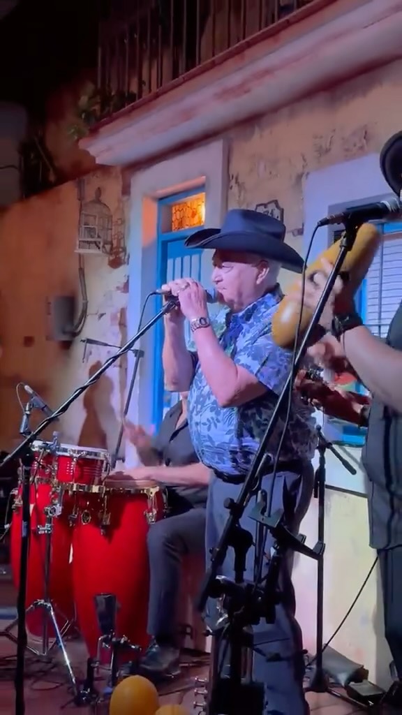 Video 8 from Café La Trova