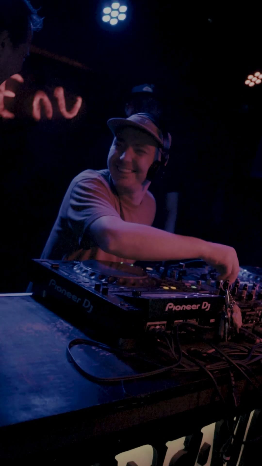 Video 3 from Chapeau Rouge