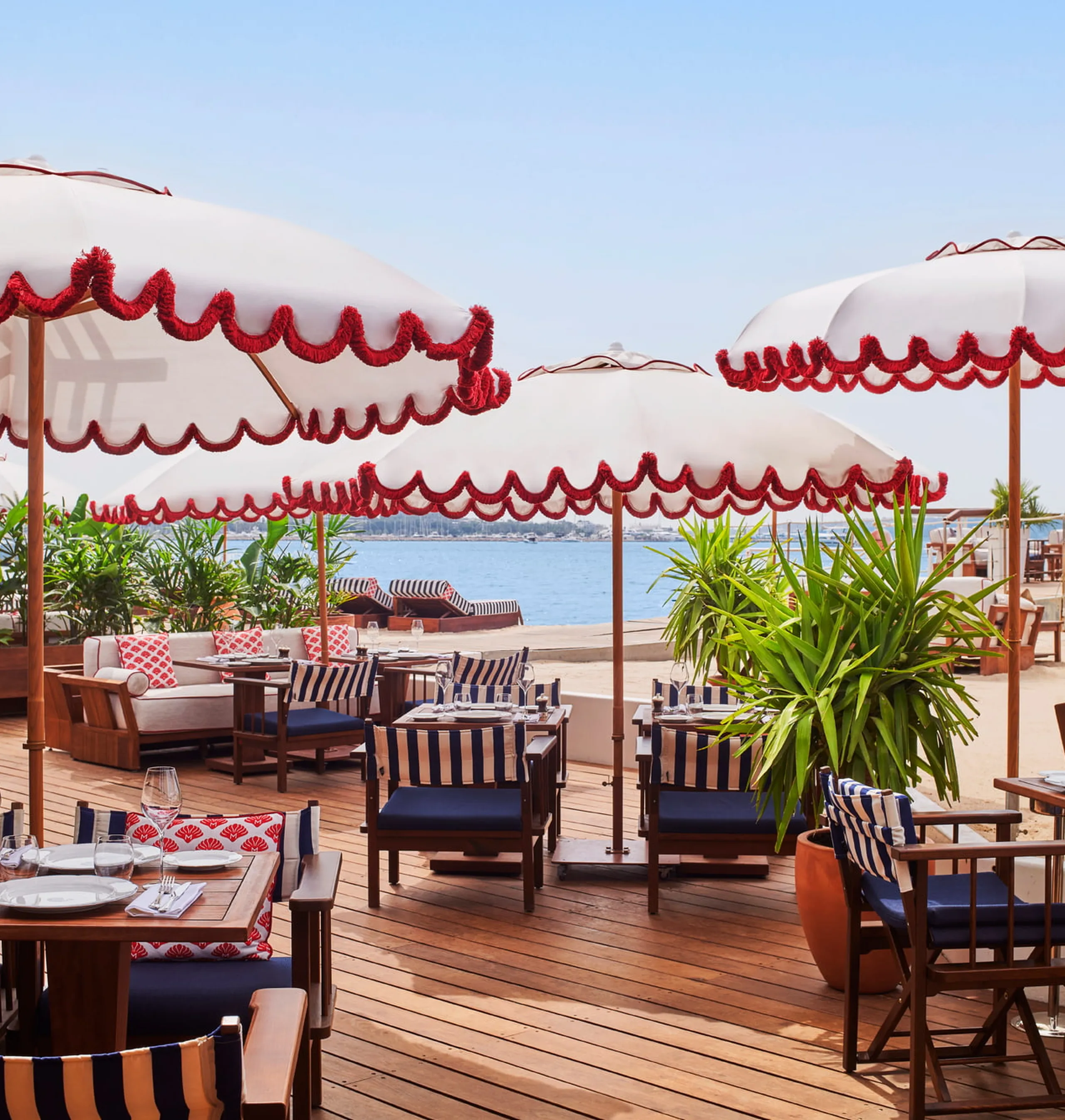 Ciro's, a restaurant in Cannes, France