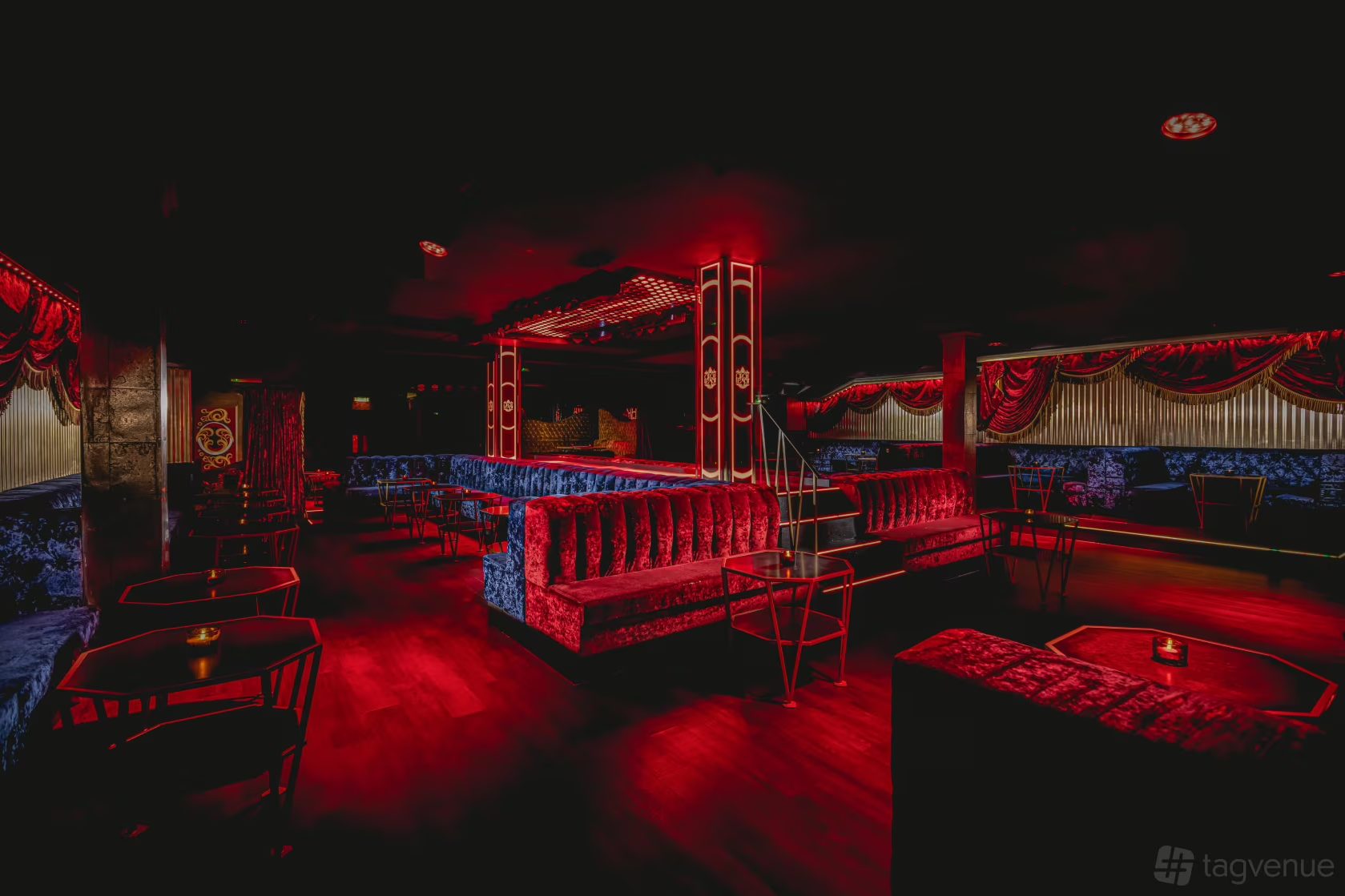 Cirque Le Soir, a night club in London, England — photo 3