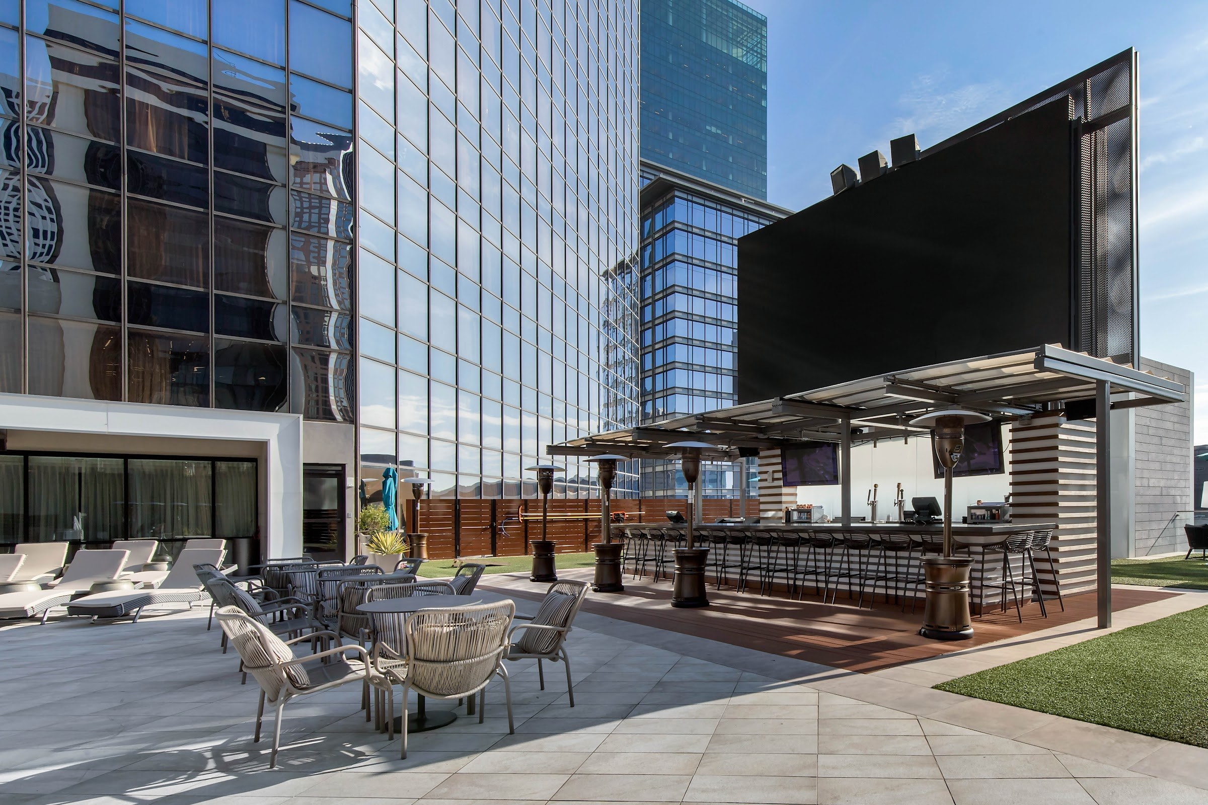 Coin Bar, a rooftop in Charlotte, USA — photo 4