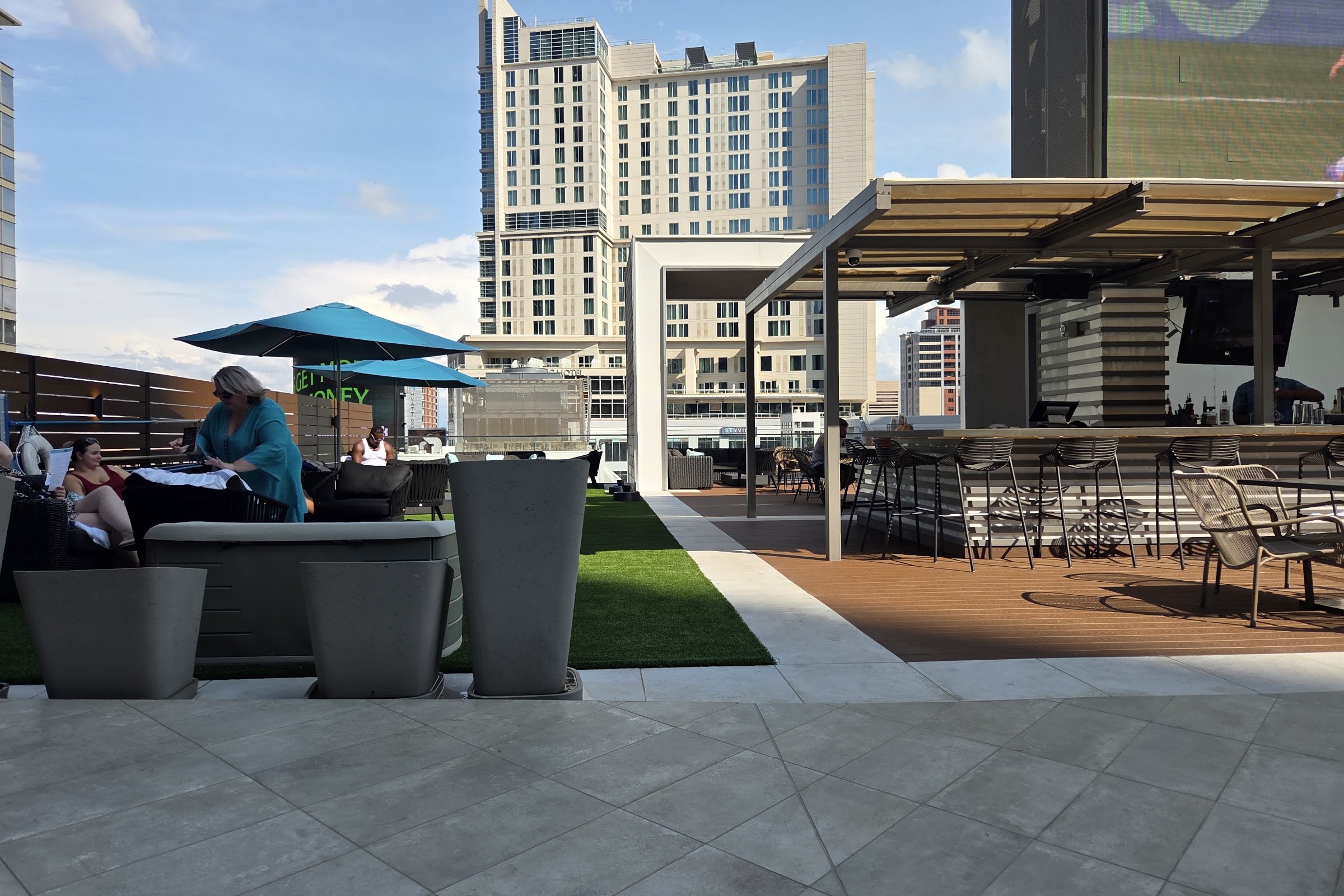 Coin Bar, a rooftop in Charlotte, USA — photo 5