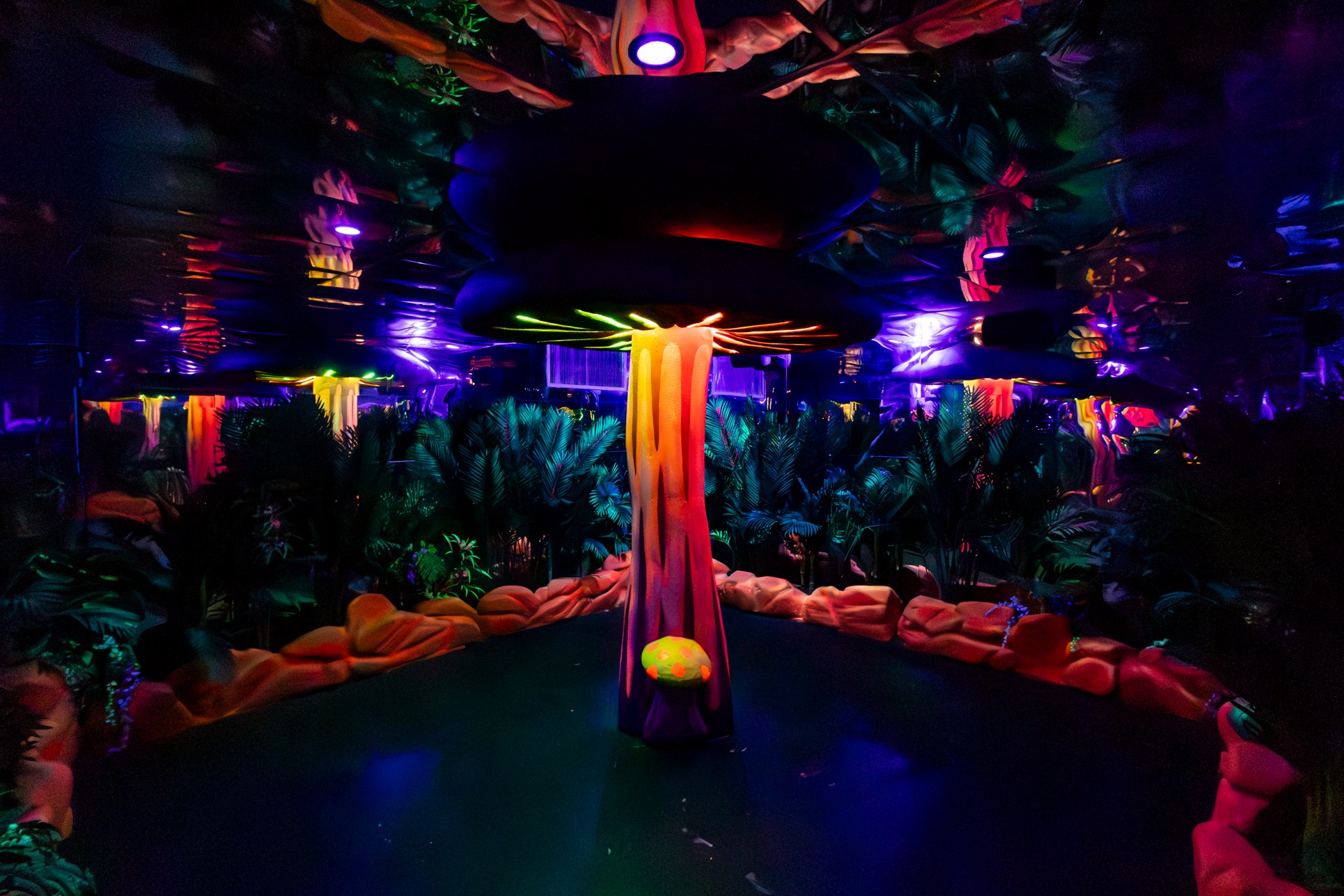Concourse Dance Bar, a night club in Philadelphia, USA — photo 5