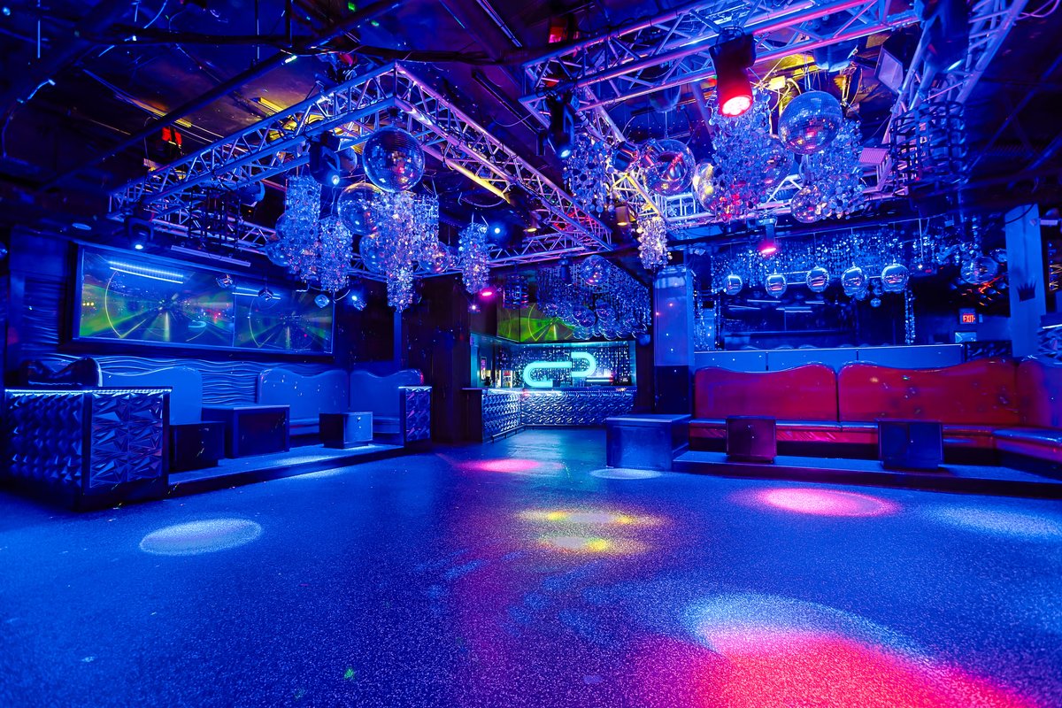 Crown, a night club in Boston, USA — photo 1