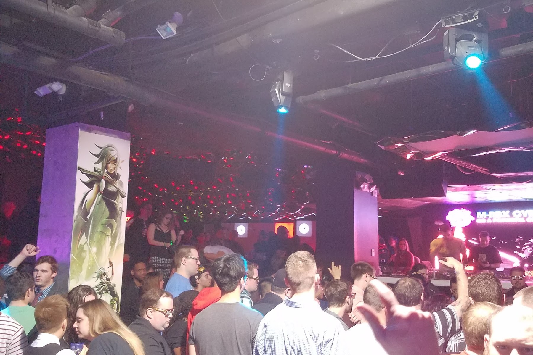 Crown, a night club in Boston, USA — photo 2