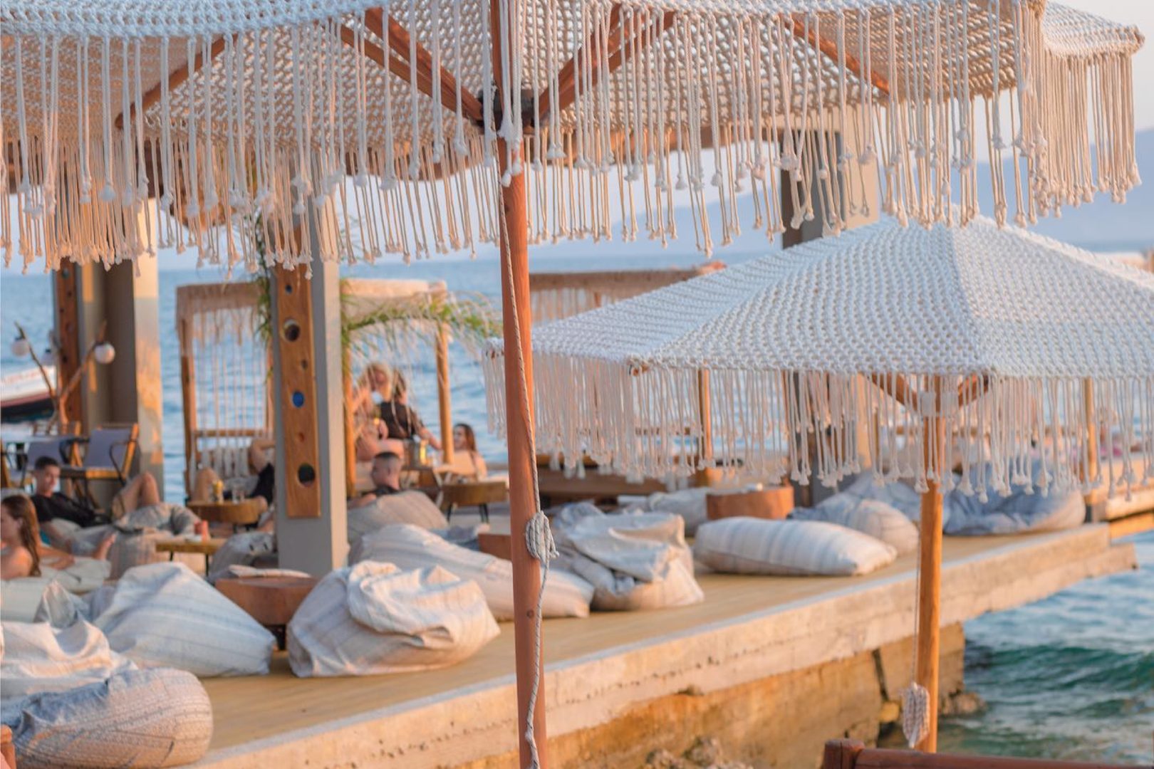 Crystal Island, a bar in Sarandë, Albania — photo 3