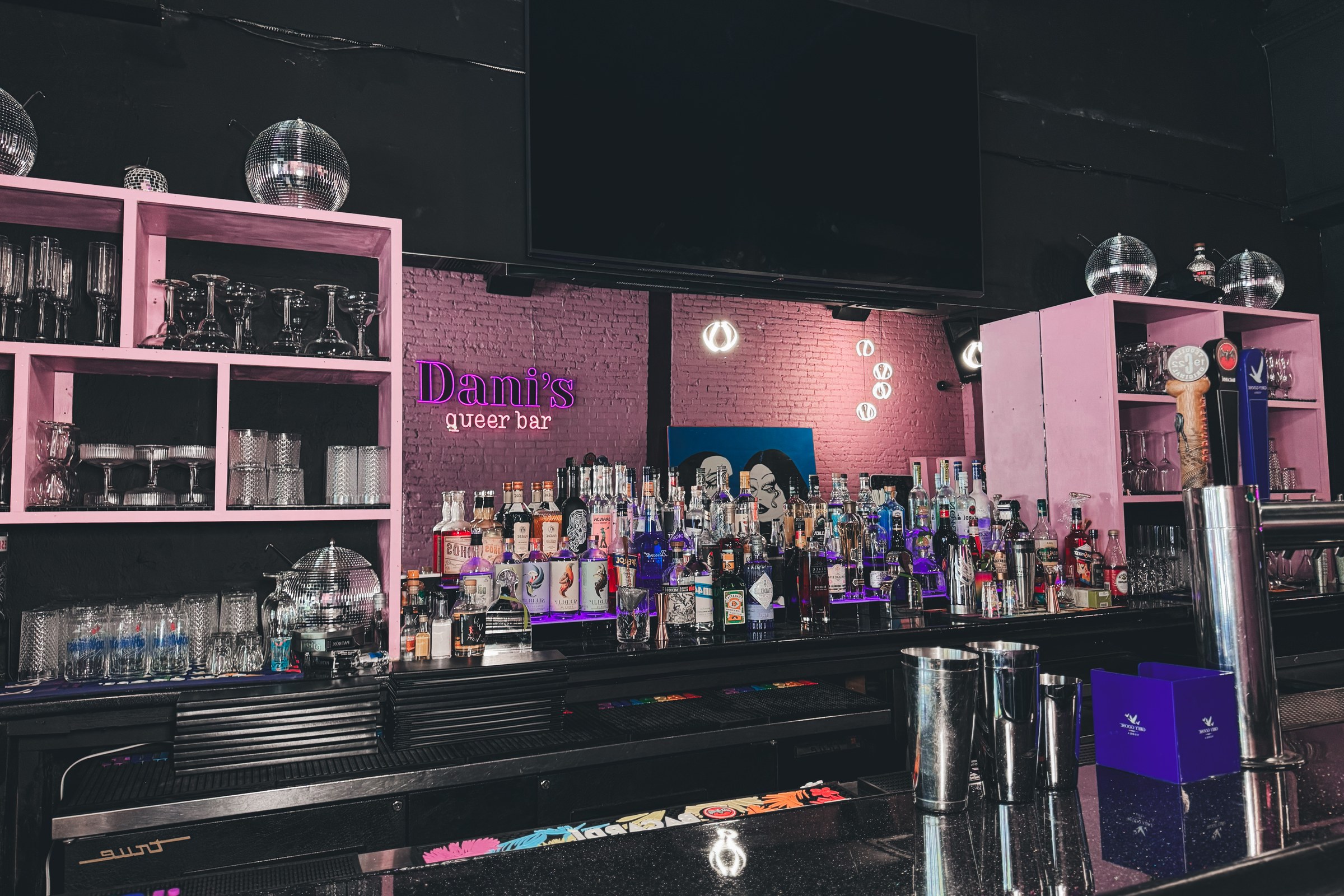 Dani's Queer Bar, a bar in Boston, USA — photo 2