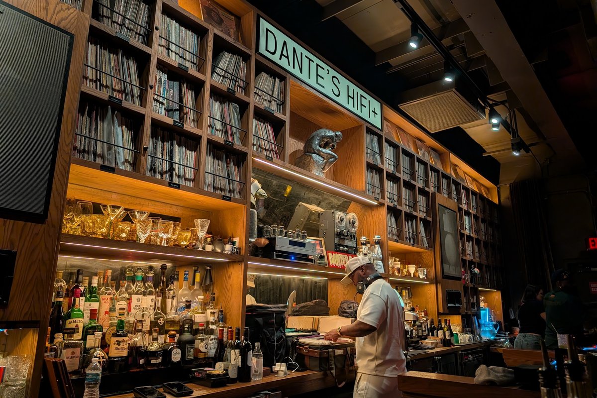 Dante's HiFi, a bar in Miami, USA — photo 1
