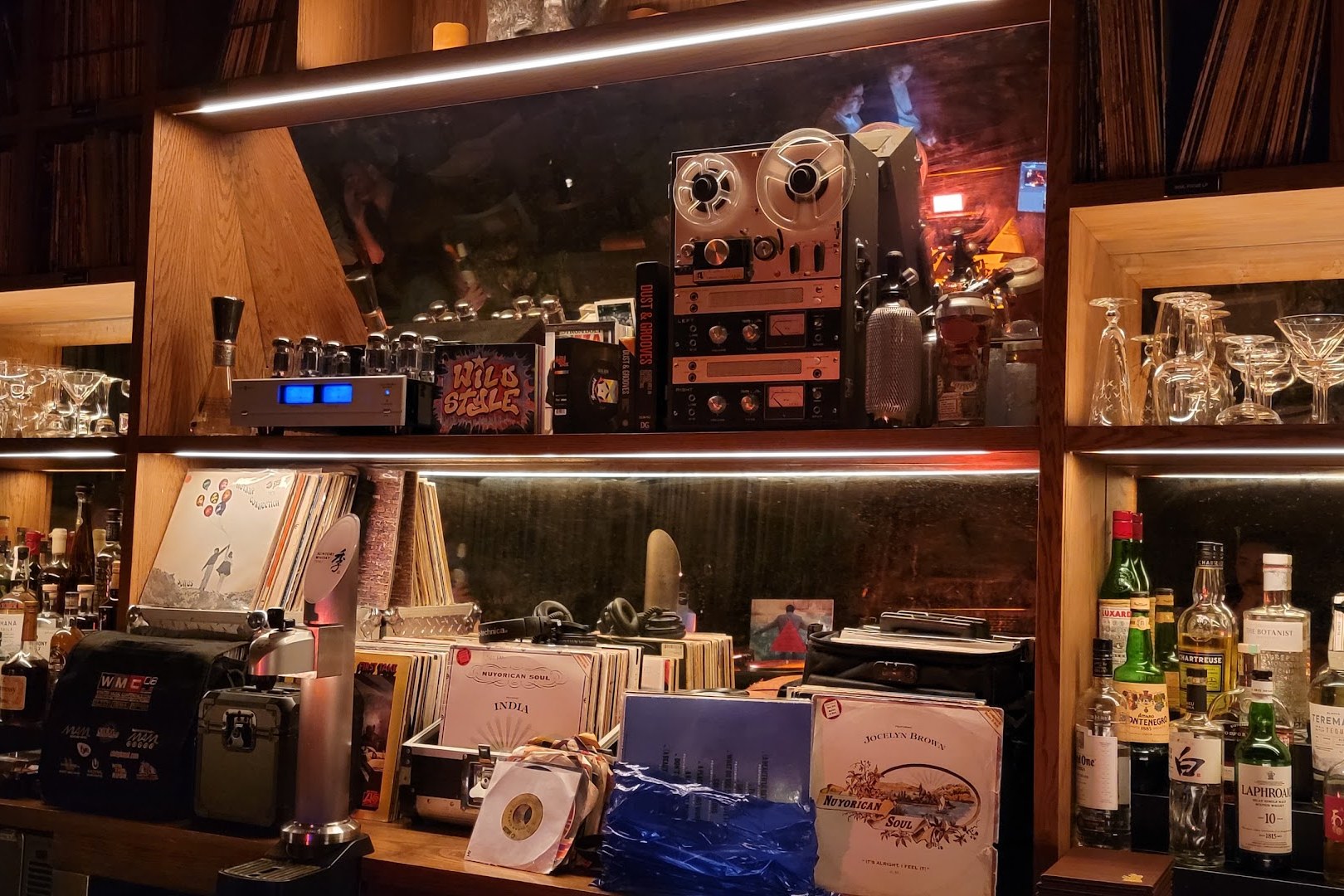 Dante's HiFi, a bar in Miami, USA — photo 4