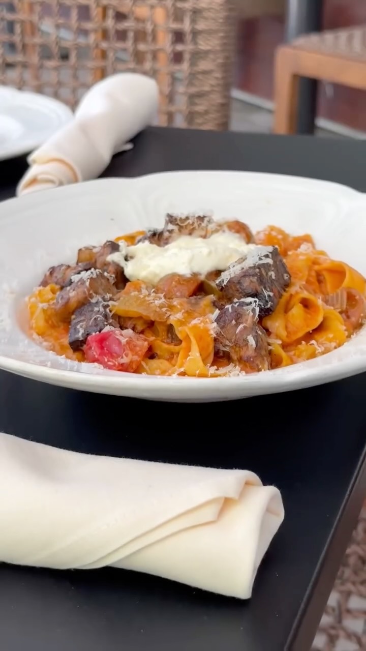 Video 4 from Dean's Italian Steakhouse