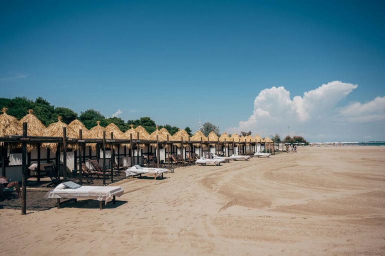 Des Bains 1900 Beach Club, a beach club in Venice, Italy