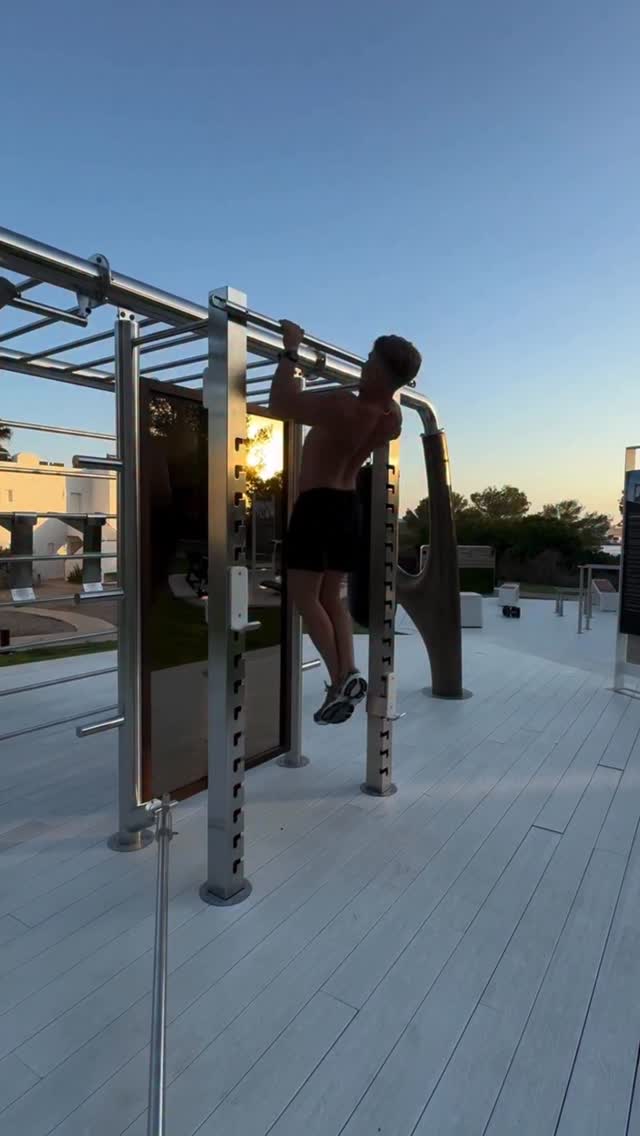 Video 5 from Destino