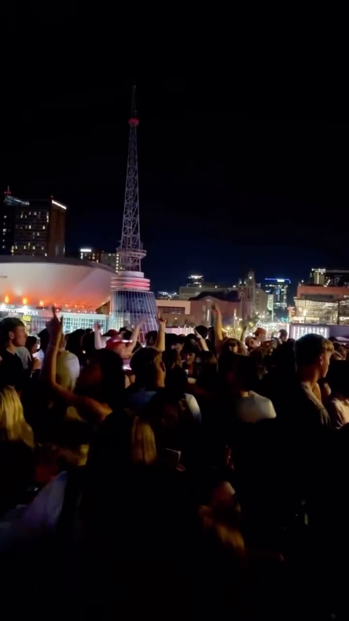 Video 7 from Dierks Bentley's Whiskey Row