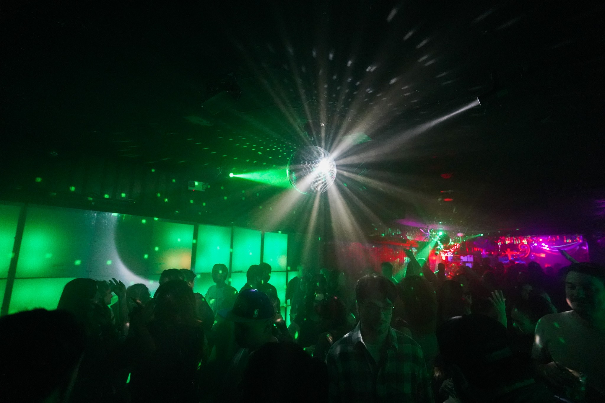 Dolphin Tavern, a night club in Philadelphia, USA — photo 3
