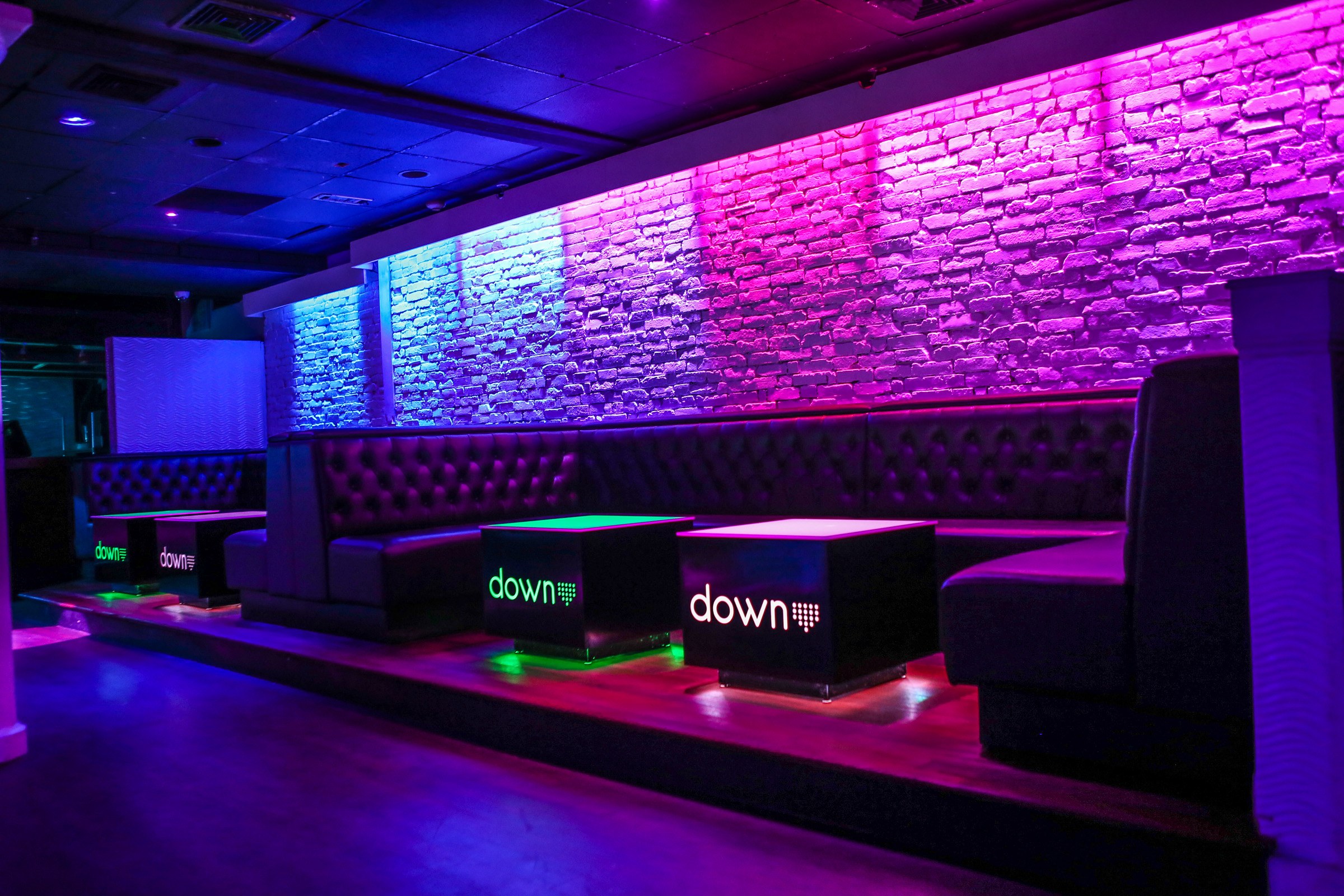 Down, a night club in Boston, USA — photo 4