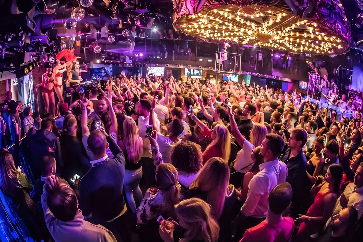 Duplex, a night club in Prague, Czech Republic — photo 1
