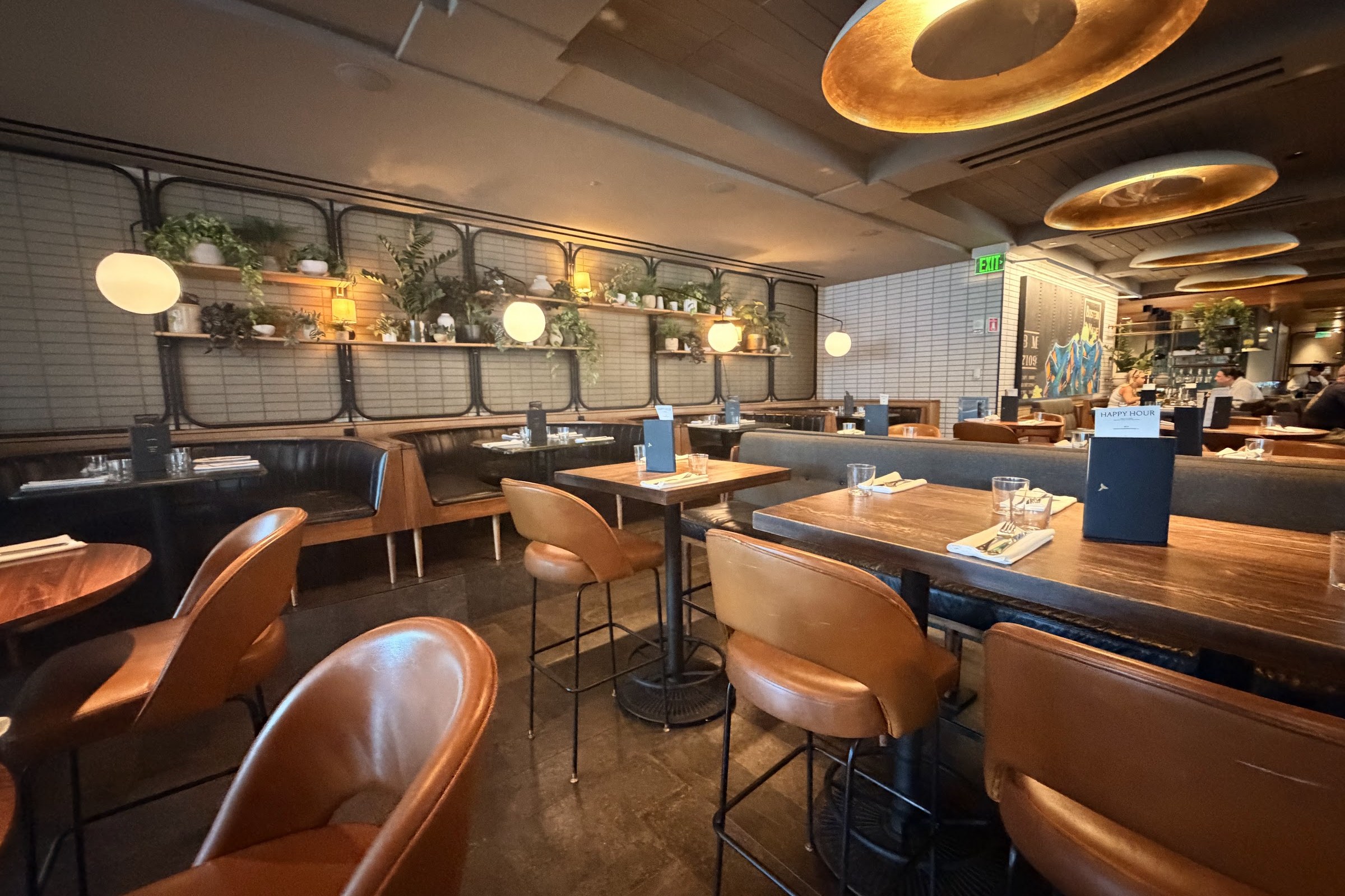 Earls Kitchen + Bar, a restaurant in Boston, USA — photo 2