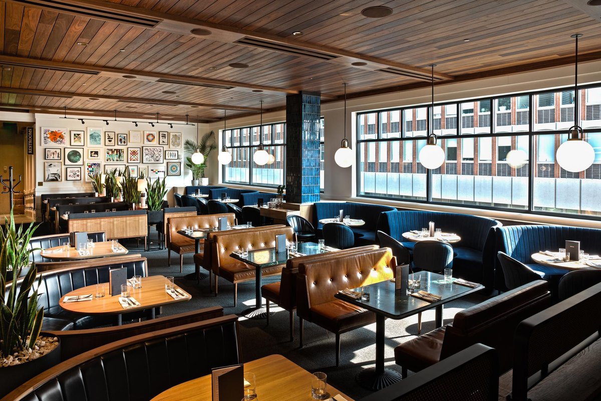 Earls Kitchen + Bar, a restaurant in Boston, USA — photo 1