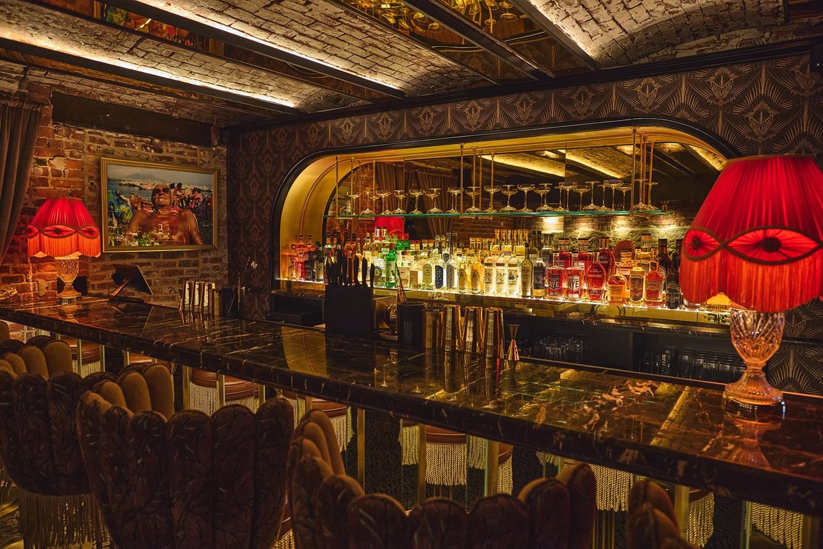 Extra Dirty Cocktail Club, a bar in Boston, USA — photo 1