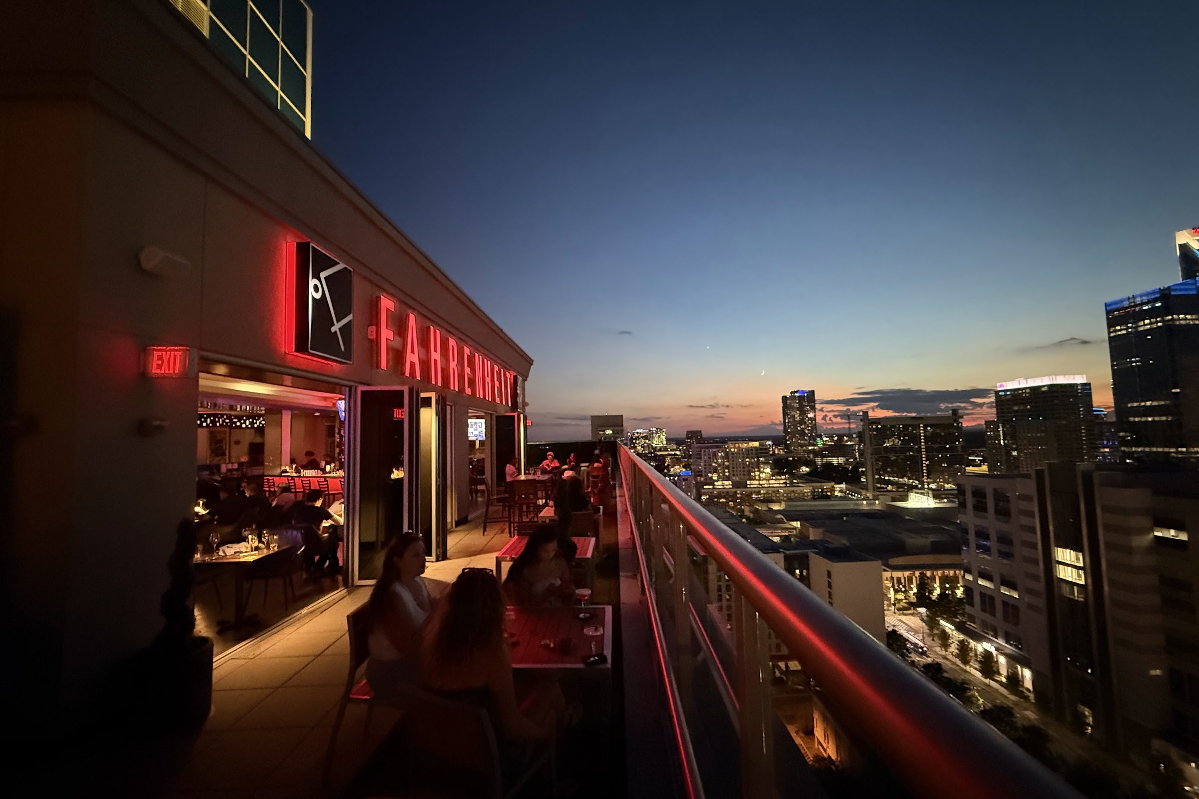 Fahrenheit, a rooftop in Charlotte, USA — photo 2