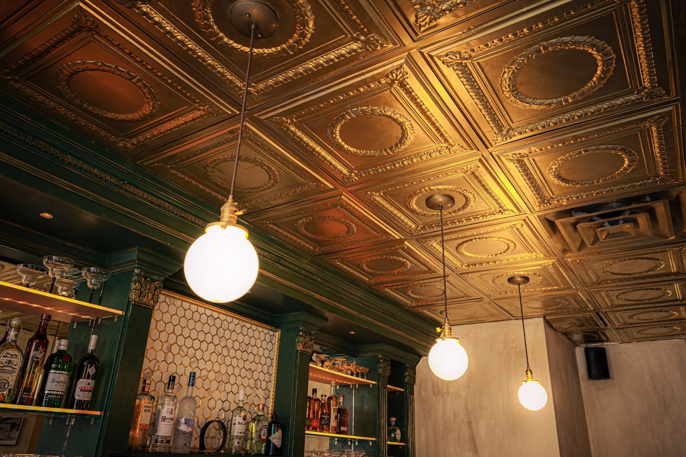 Farmacia, a bar in Boston, USA — photo 2
