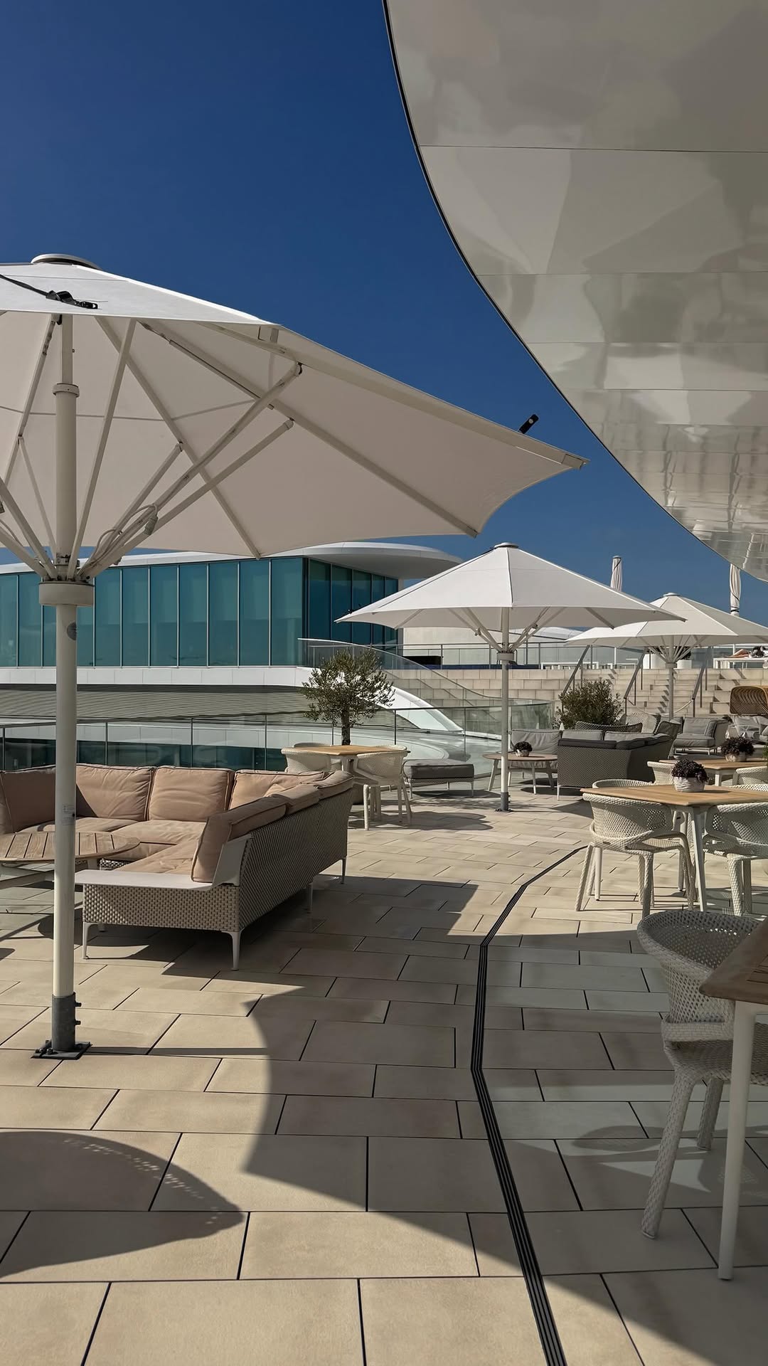 Video 3 from Fontenay Rooftop Bar