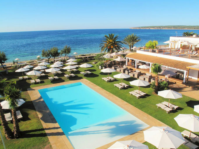 Gecko Beach Club, a restaurant in Formentera, Spain