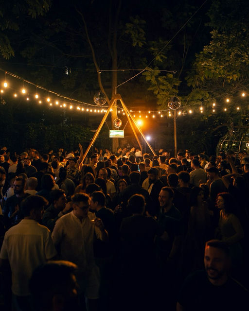 Grădina "Monteoru", a bar in Bucharest, Romania