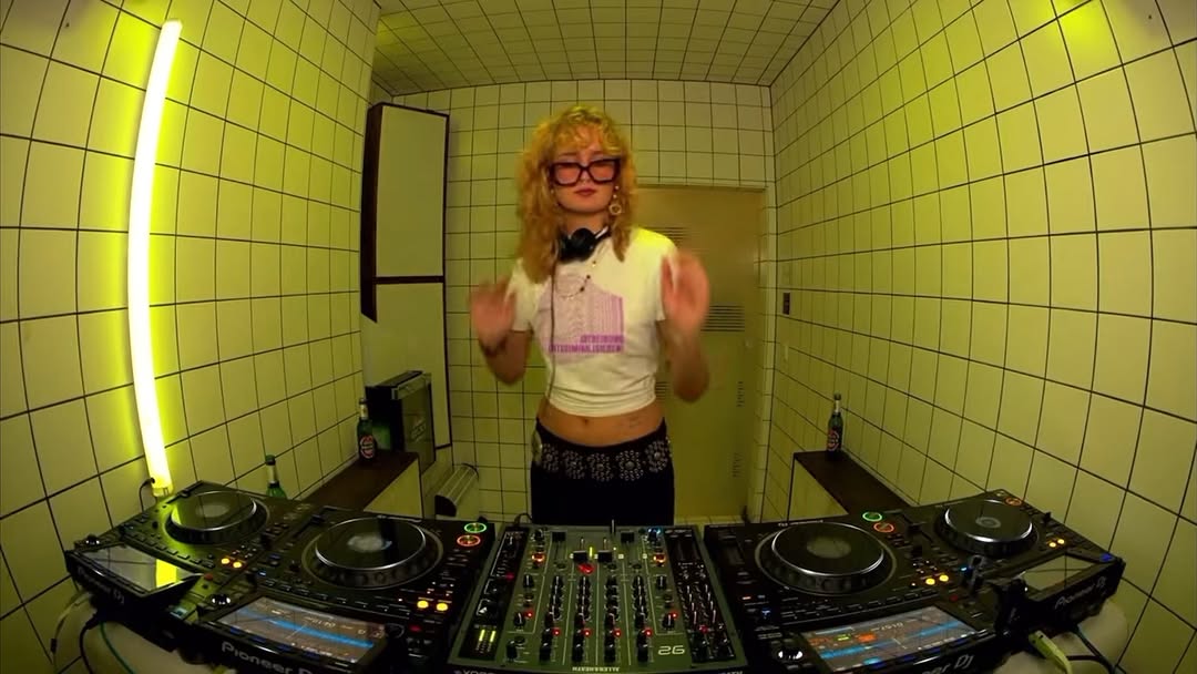 Video 4 from Grelle Forelle