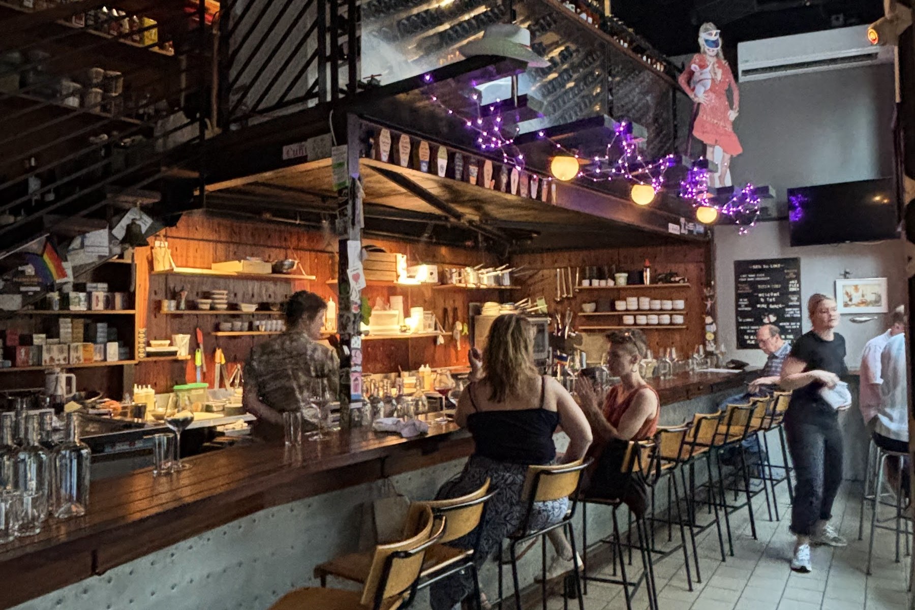 haley.henry, a bar in Boston, USA — photo 4
