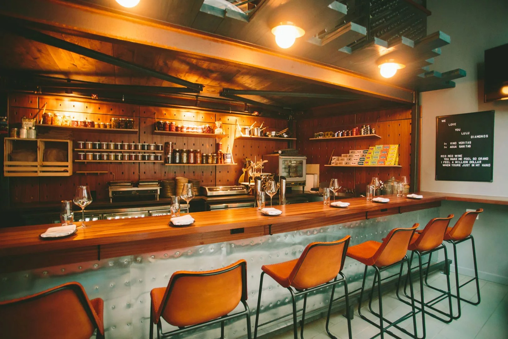 haley.henry, a bar in Boston, USA — photo 2