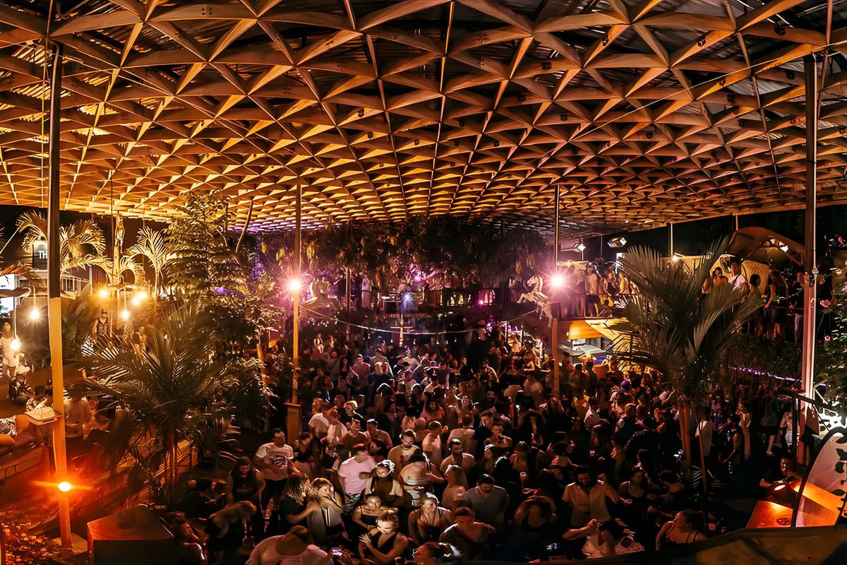 Hatch Uluwatu, a bar in Bali, Indonesia — photo 1