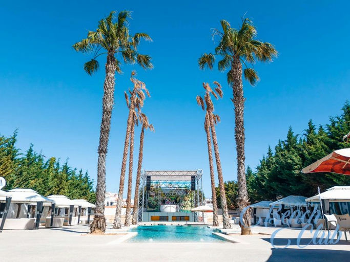 Heaven Beach Club, a beach club in Albufeira, Portugal