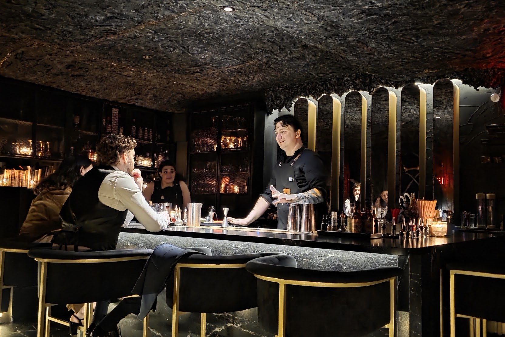 Hecate, a bar in Boston, USA — photo 2