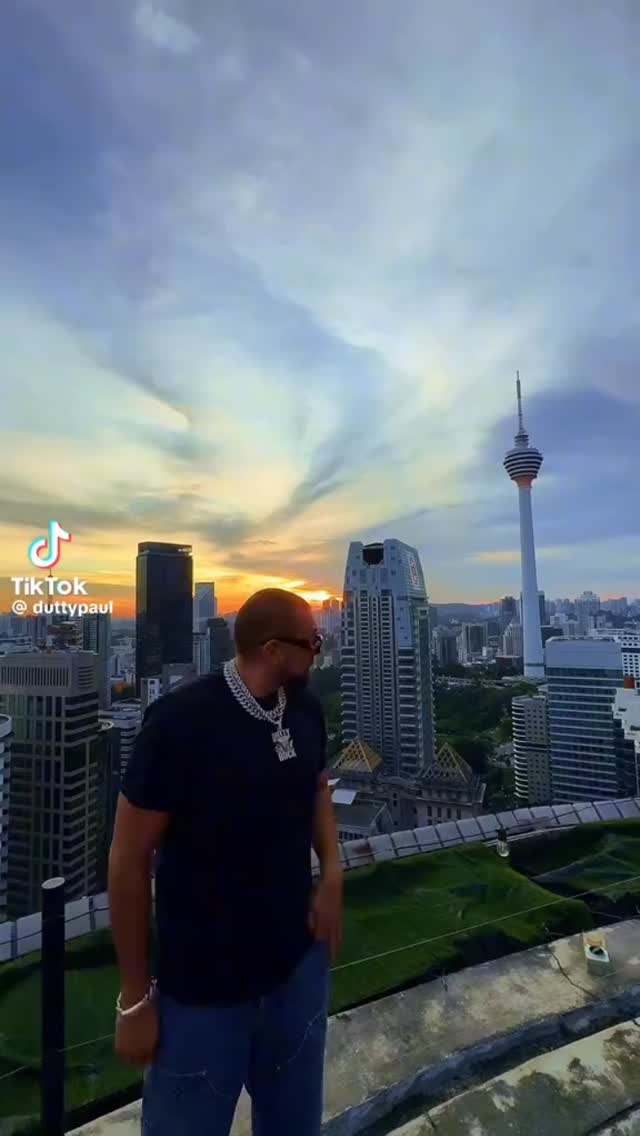 Video 7 from Heli Lounge